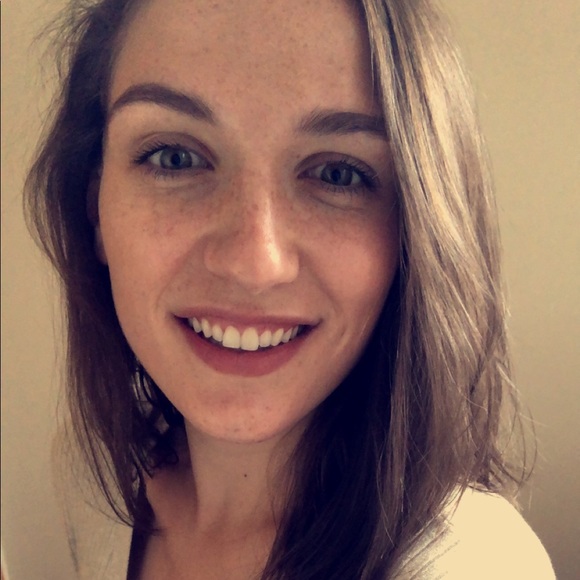 Meet your Posher, Breanna - Picture 1 of 1